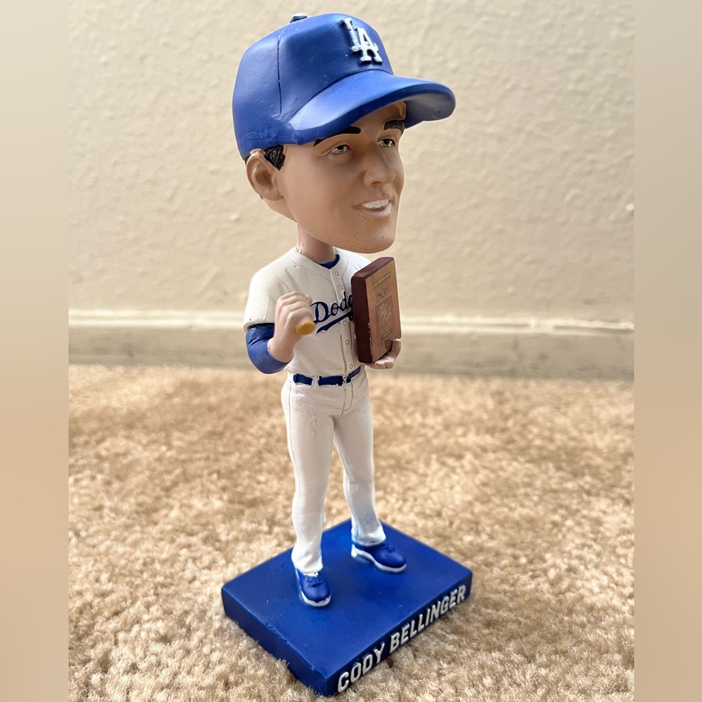 Bobblehead - Picture 6 of 16